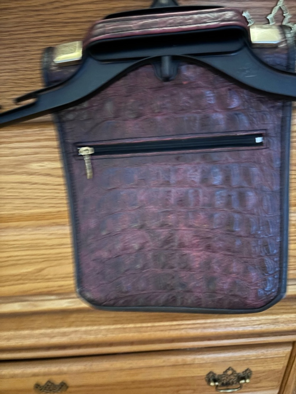 Women’s -Embossed Leather Crossbody Bag - Burgundy